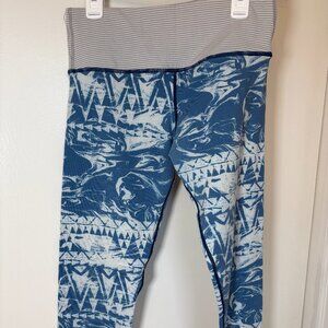 ✨ Vuori Women’s Cropped Leggings – Size Small